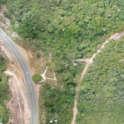 trechos da ponte de pedra